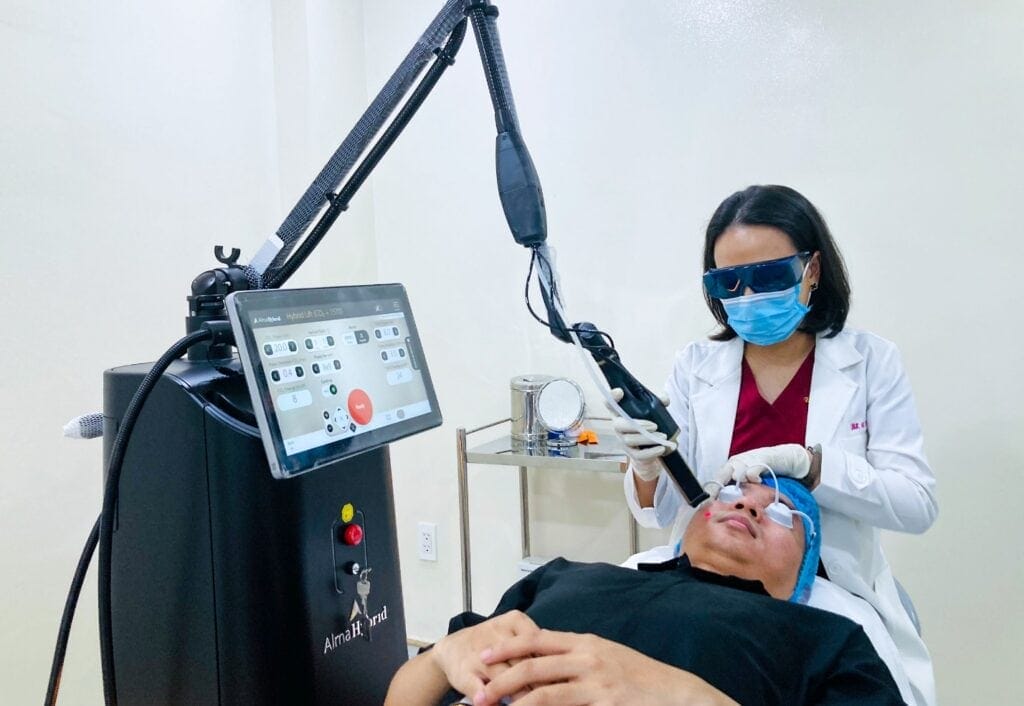 Điều trị sẹo hiệu quả tại Pensilia với công nghệ laser