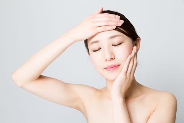 Kiên trì thực hiện đều đặn các bài tập yoga face để có kết quả tốt 