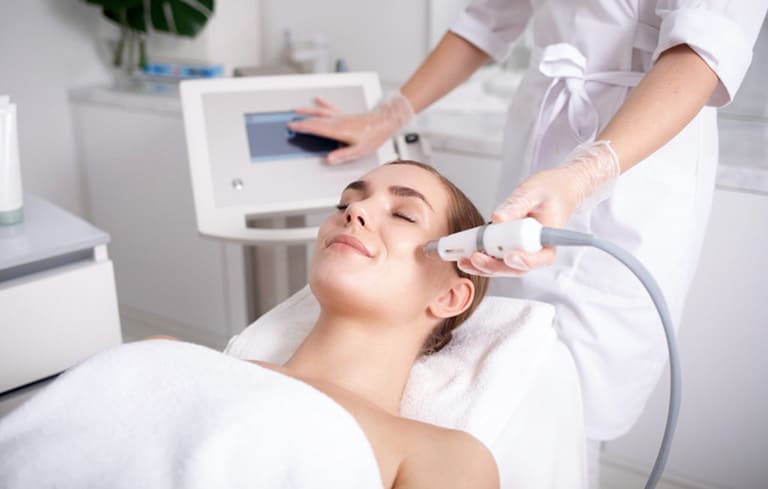 Công nghệ Laser Nd là công nghệ nổi trội trong việc điều trị nám