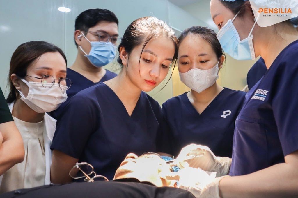 Căng da mặt bằng chỉ tại Pensilia