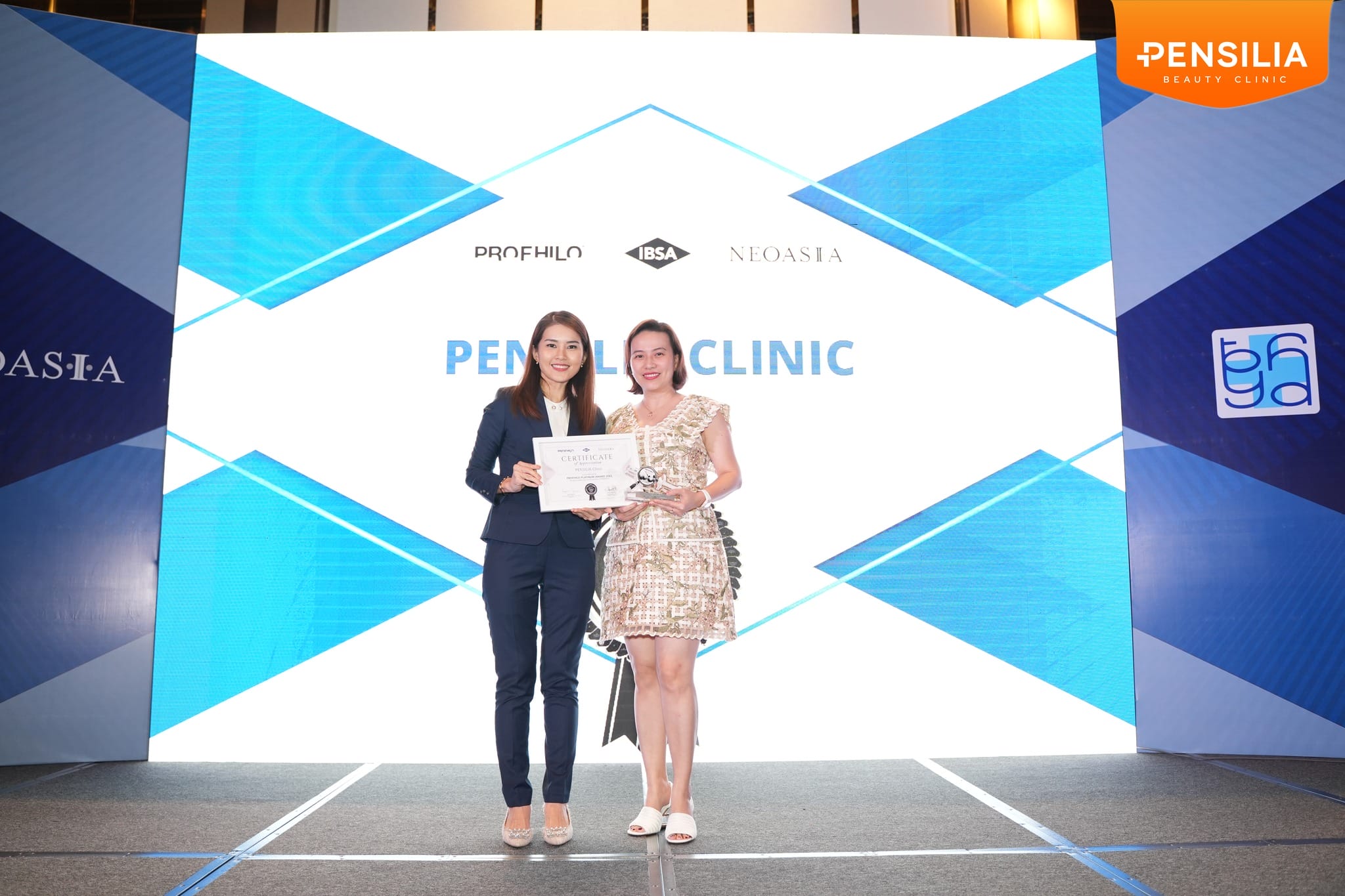 Pensilia nhận giải thưởng Profhilo Platinum Award 2023