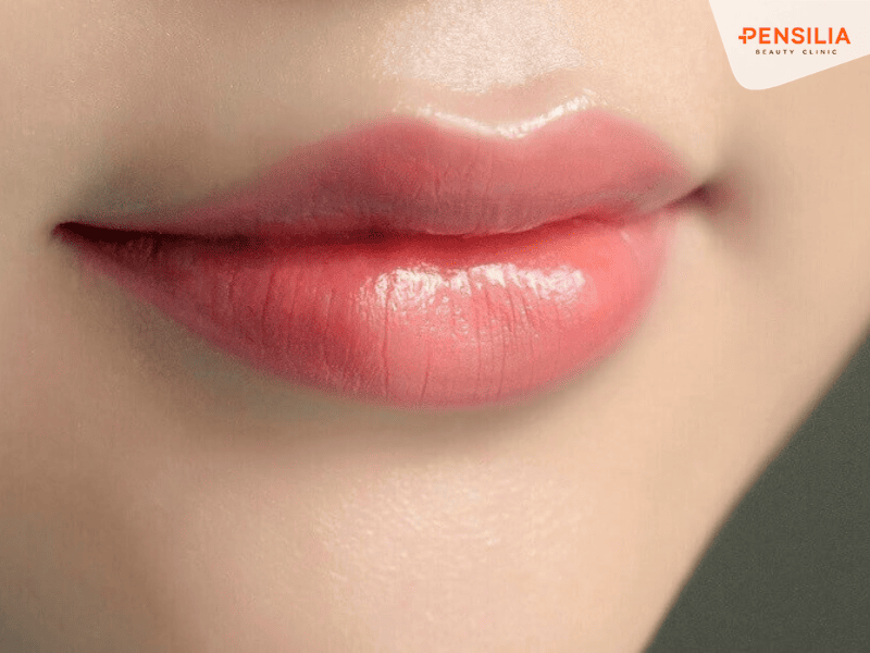 Môi quả đào mọng nước, đáng yêu
