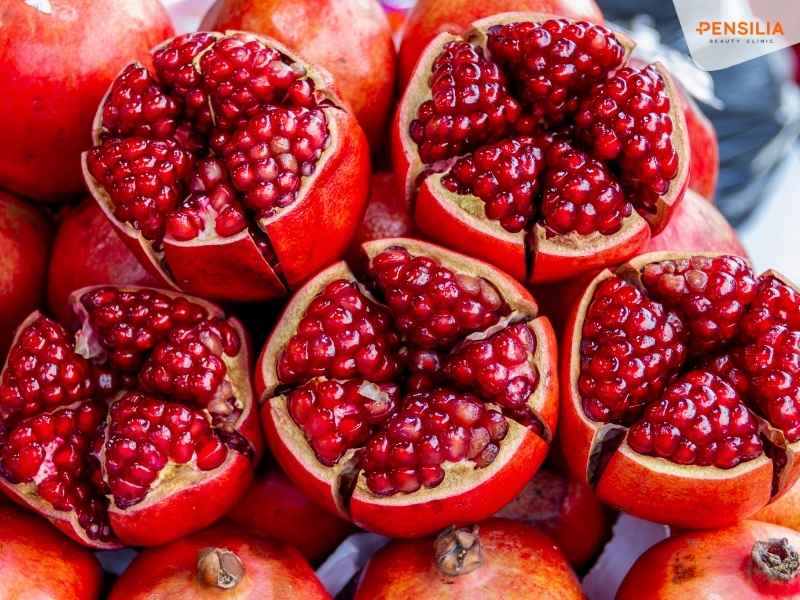 Lựu còn có khả năng giảm viêm và cải thiện độ ẩm cho da