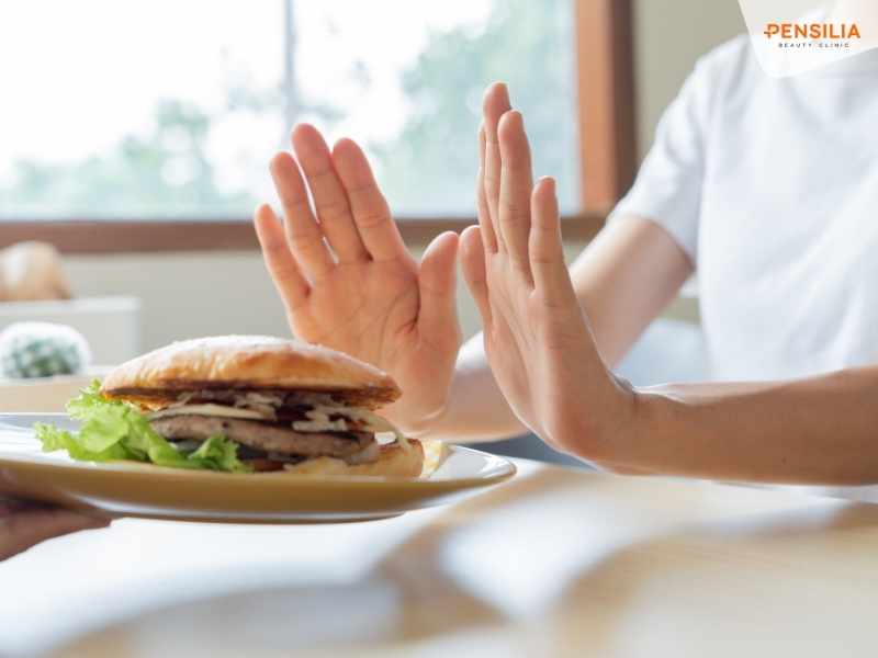 Chế độ ăn uống không lành mạnh ảnh hưởng đến lão hóa da